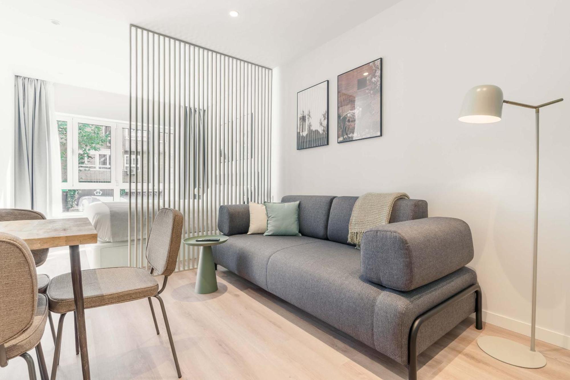 Limehome Madrid Calle De Juan Hurtado De Mendoza Eksteriør bilde