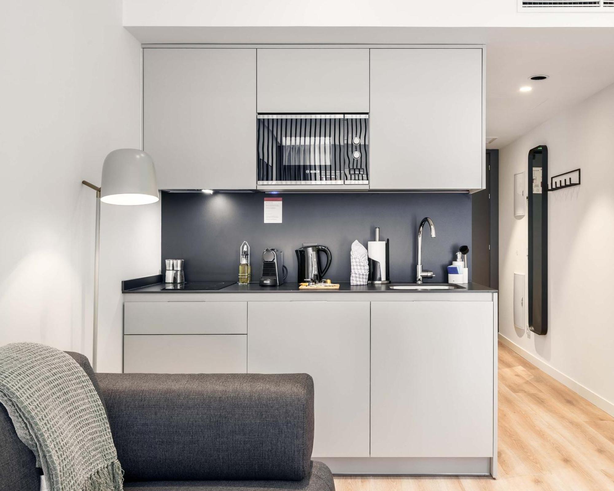 Limehome Madrid Calle De Juan Hurtado De Mendoza Eksteriør bilde