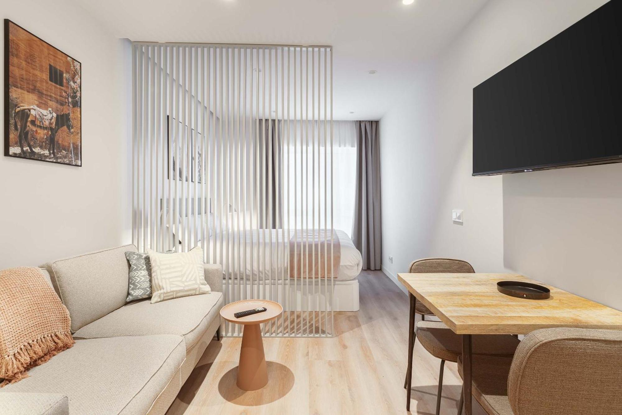 Limehome Madrid Calle De Juan Hurtado De Mendoza Eksteriør bilde